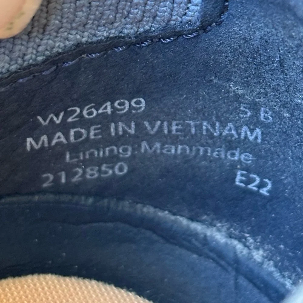 Cole Haan OriginalGrand Meridian Oxford sneakers in a Navy, Sz 5.5 Style W26499